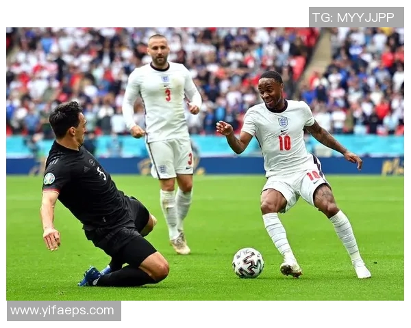 英格兰足球明星简历解析：从青训到职业生涯的辉煌历程